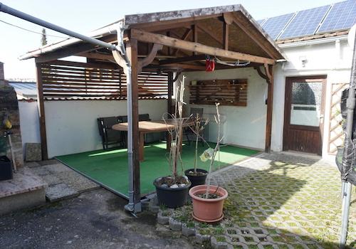 überdachte Terrasse