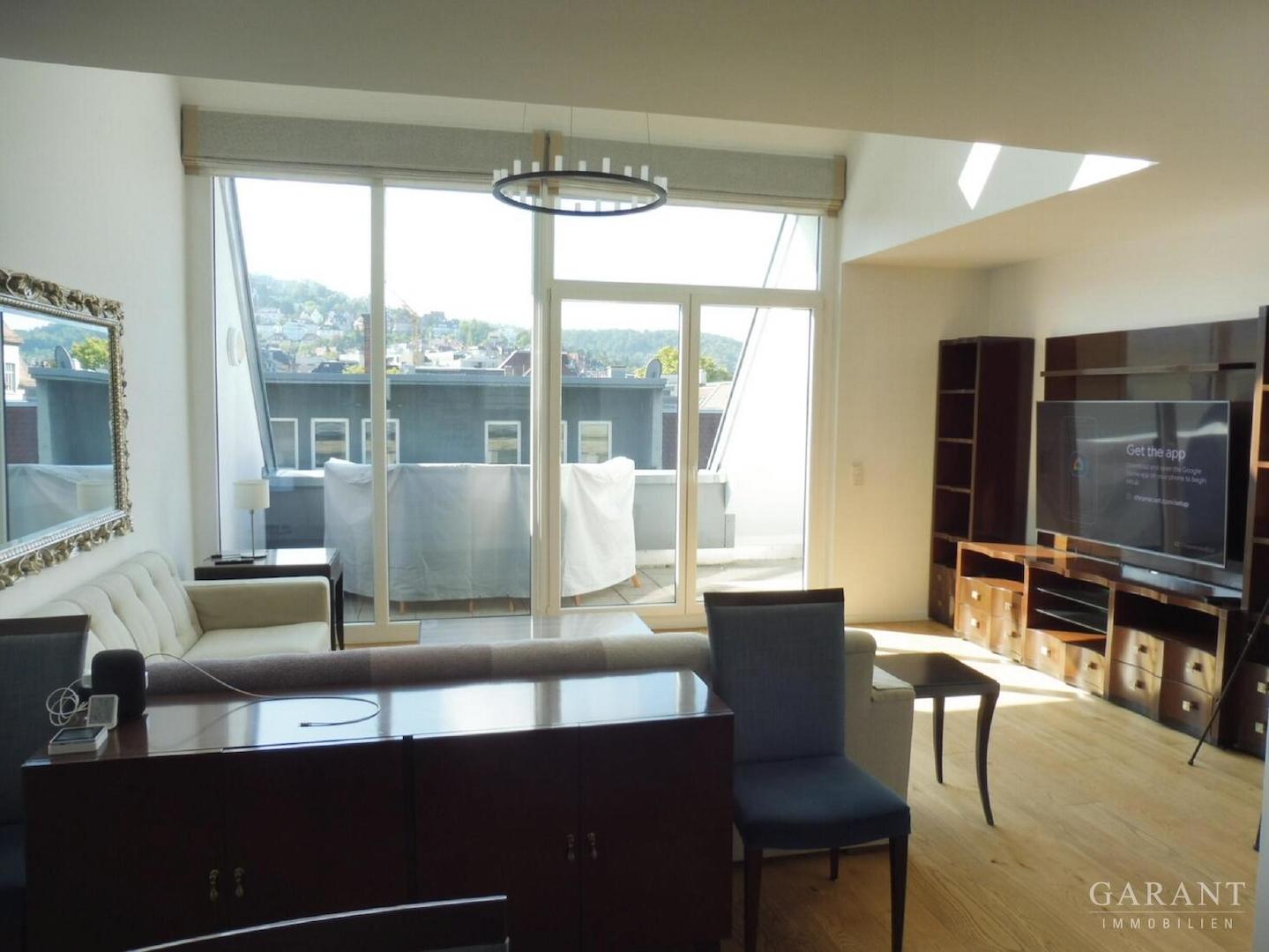 01 Wohnzimmer mit Loggia