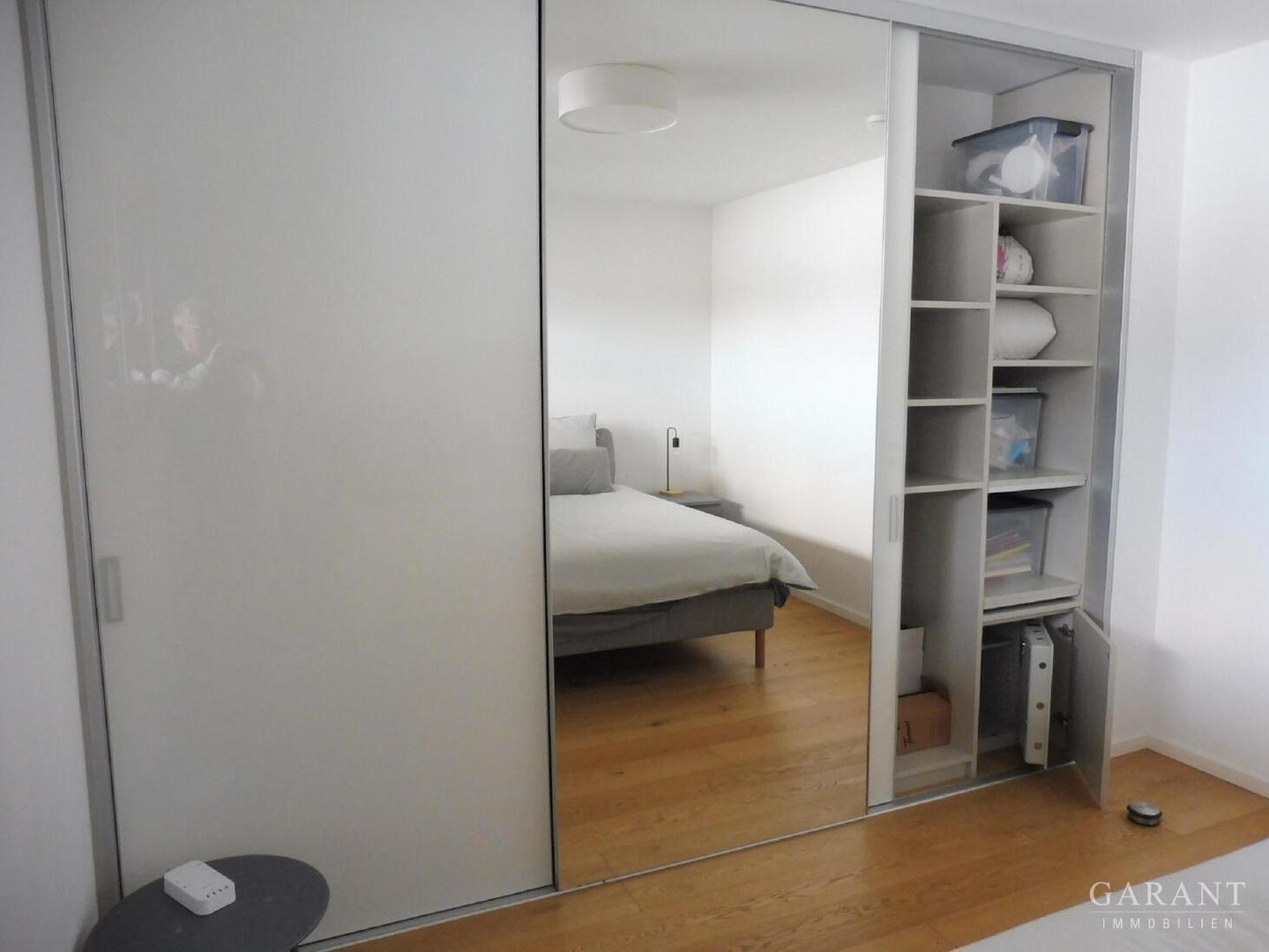 06 SZ-Schrank mit Tressor