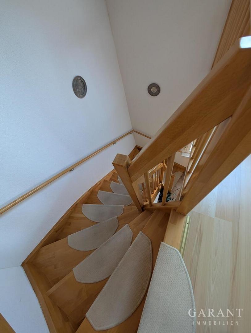 OG-DG-Verbindungstreppe-B1