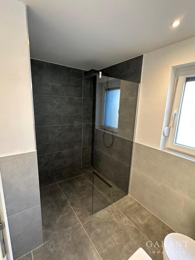 WC Erdgeschoss mit Dusche