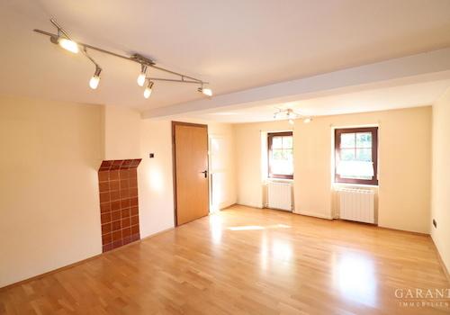 Großes helles Wohnzimmer