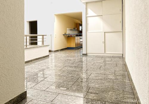 ...hell und freundlich