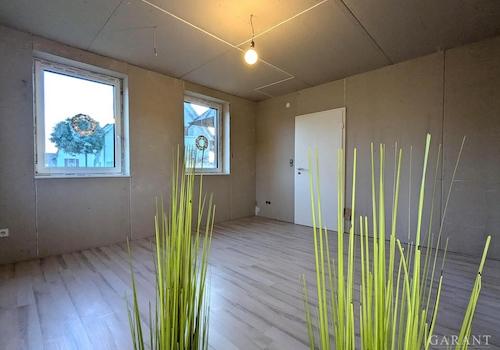 PXL 20251018 161900671