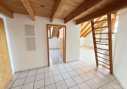 Blick von der Diele zum Wohnbereich