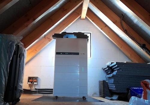 Dachboden mit Stromspeicher