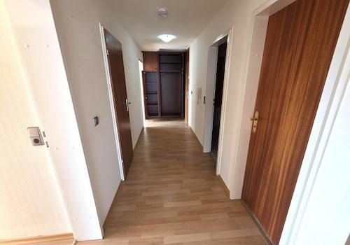 Flur mit Einbauschrank