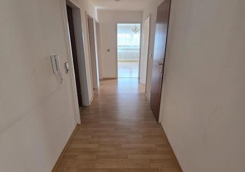 Flur zu allen Zimmern