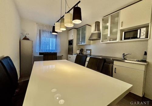 Küche mit Essbereich1