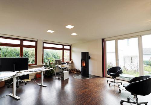 Büro mit Ofen