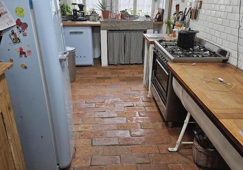 EG: Küche mit Gartenzugang