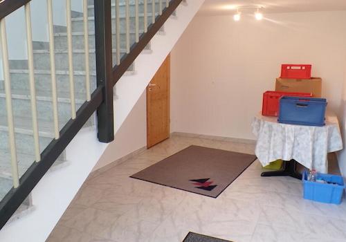 Treppenhaus u. Zugang Keller