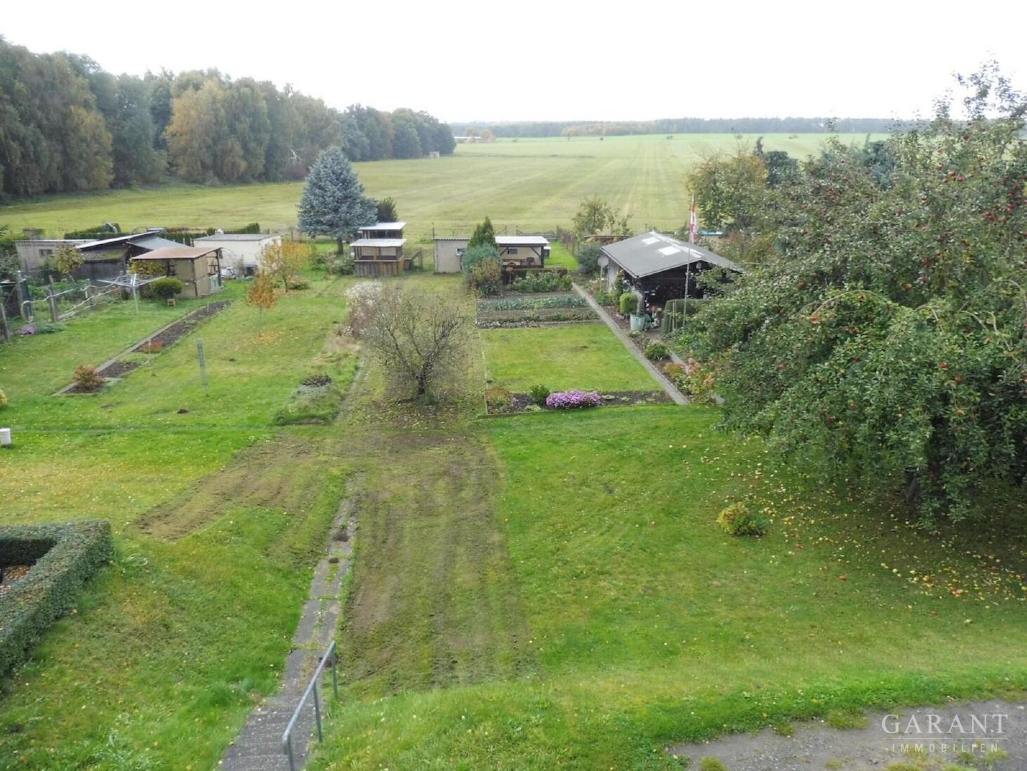 08 Gartengelände