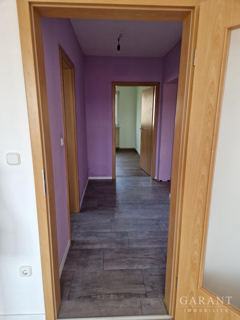 Flur (Blickrichtung vom Balkon)