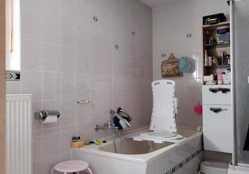 Badezimmer mit Tageslicht EG