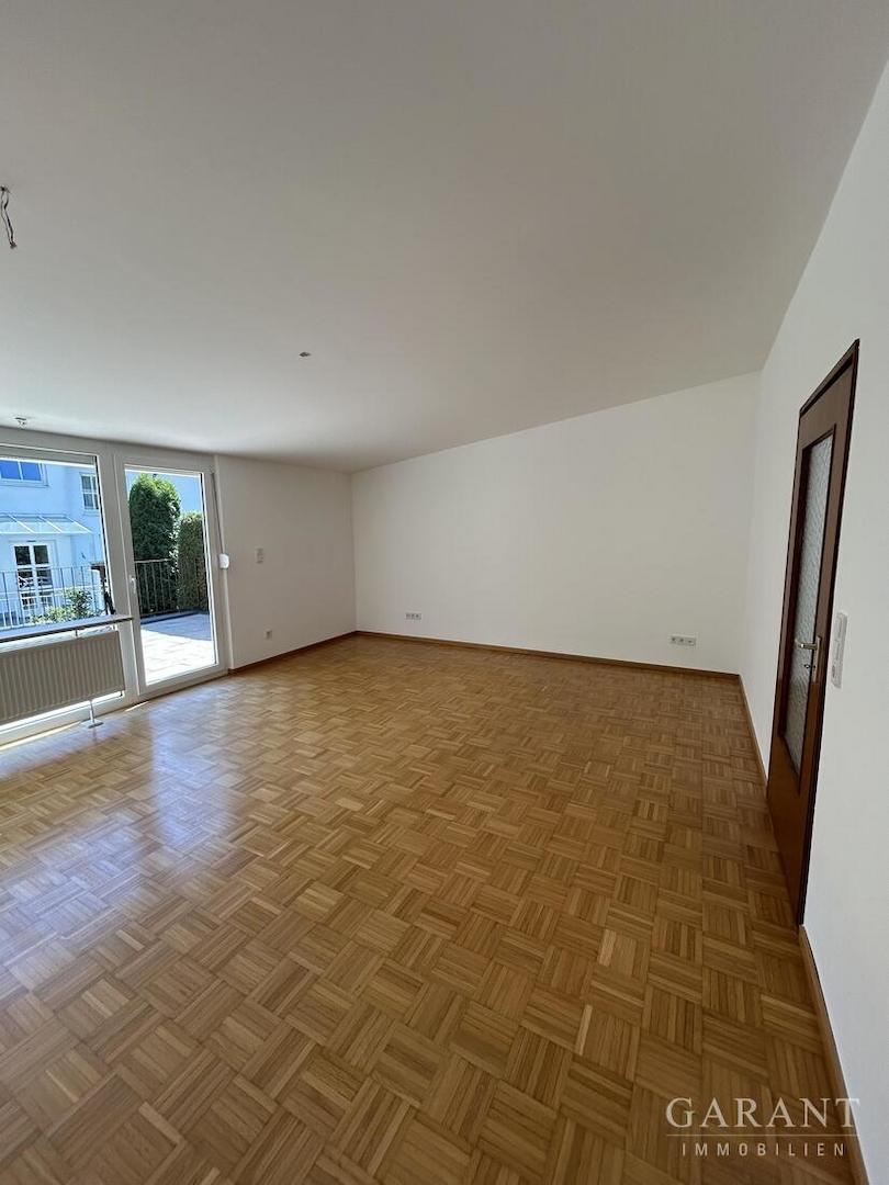 Wohnzimmer mit Teraasenzugang