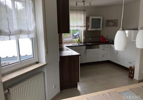 Küche mit Einbauküche