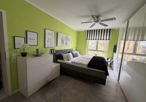 großes Schlafzimmer 