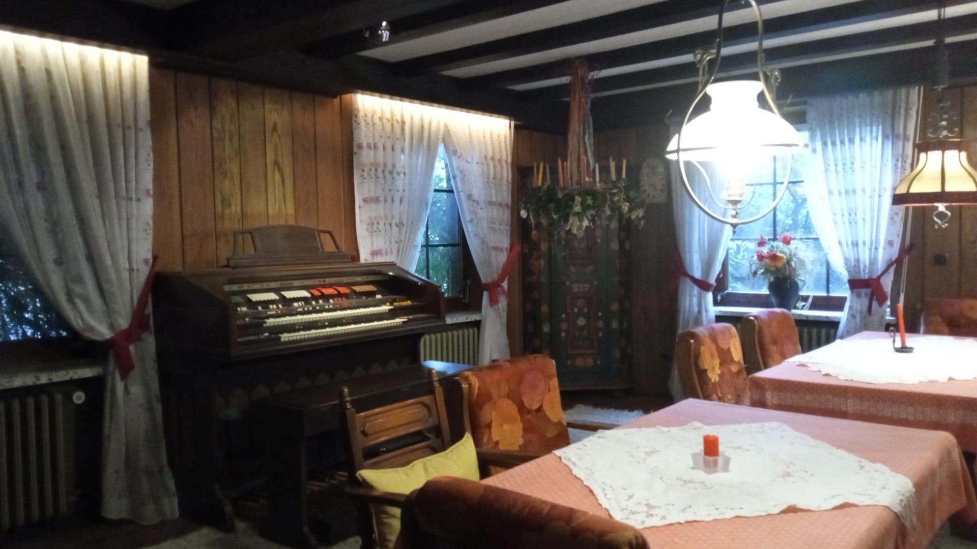 Bauernstube möbiliert (UG)