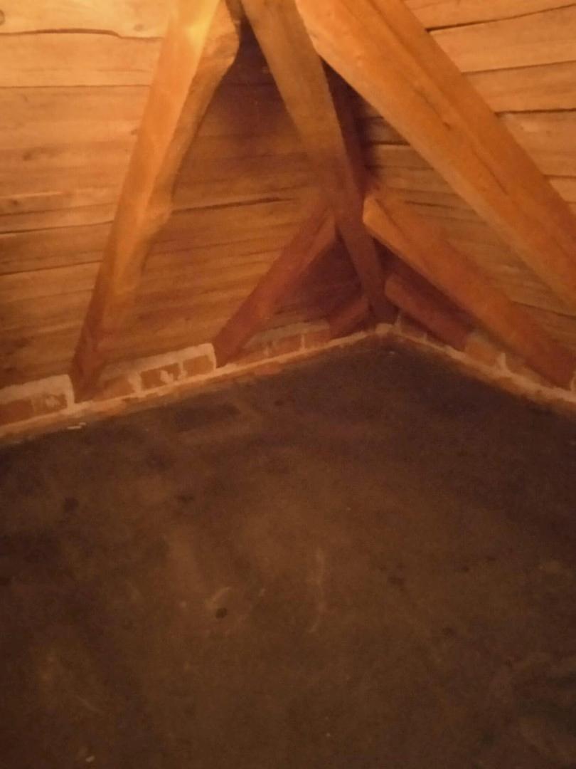 Dachboden -neben GF-Büro 