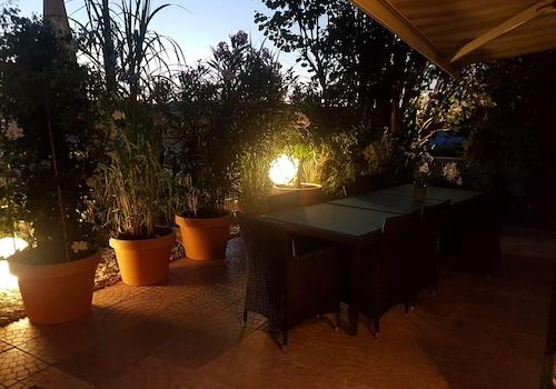 Terrasse (Bild vom Sommer)