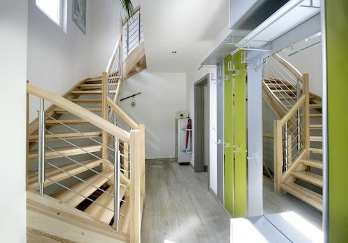 Treppenhaus mit Einbauschränke