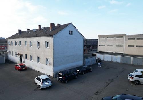 Garagen und Stellplätze