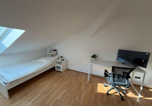 Zimmer 7 Shared/Couple Room