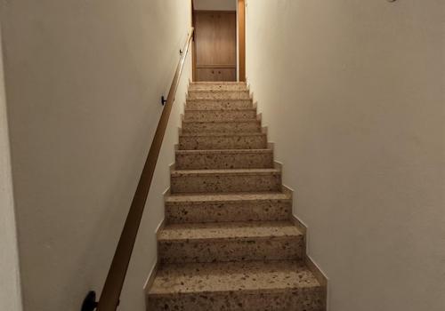 Kellerzugang ü.beide Einheiten