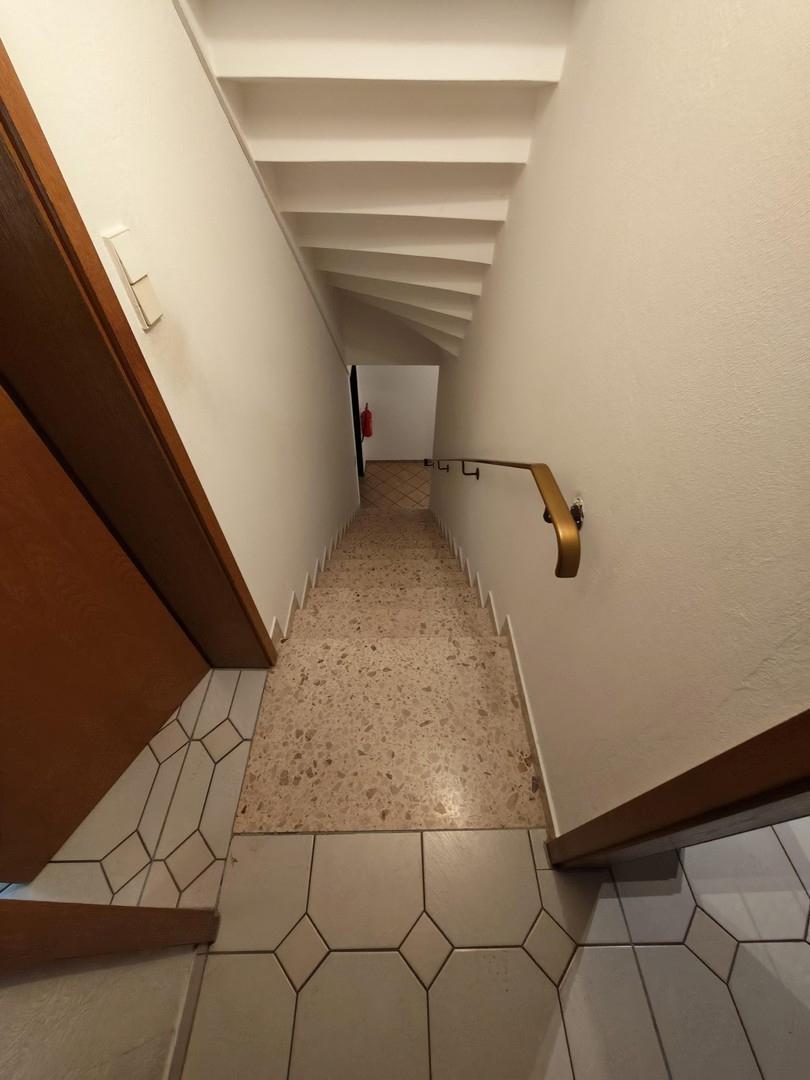 Kellerzugang ü.beide Einheiten