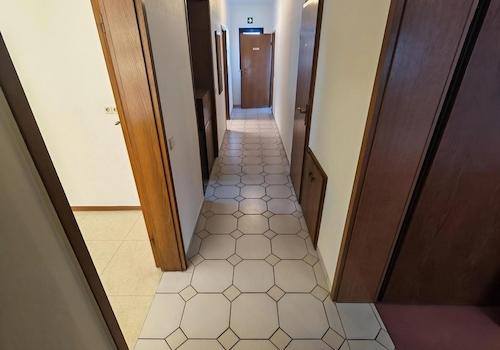 Flur Einliegerwohnung / Praxis