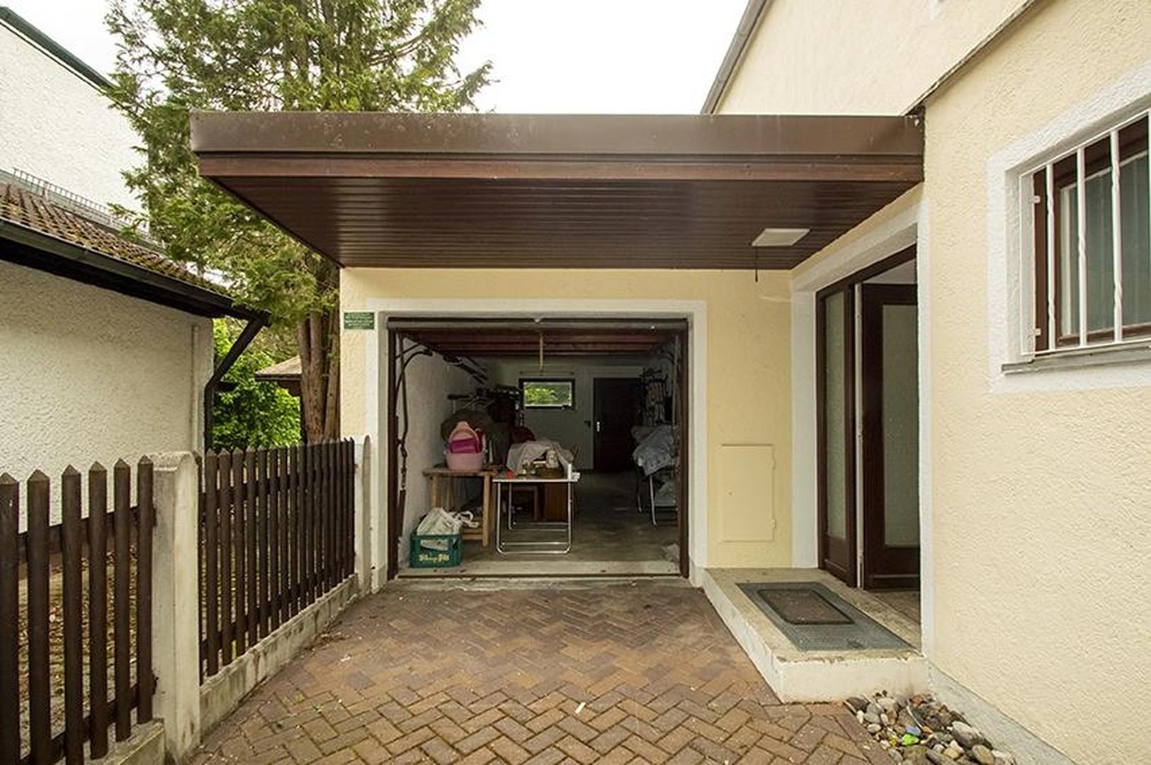 Garage und Stellplatz