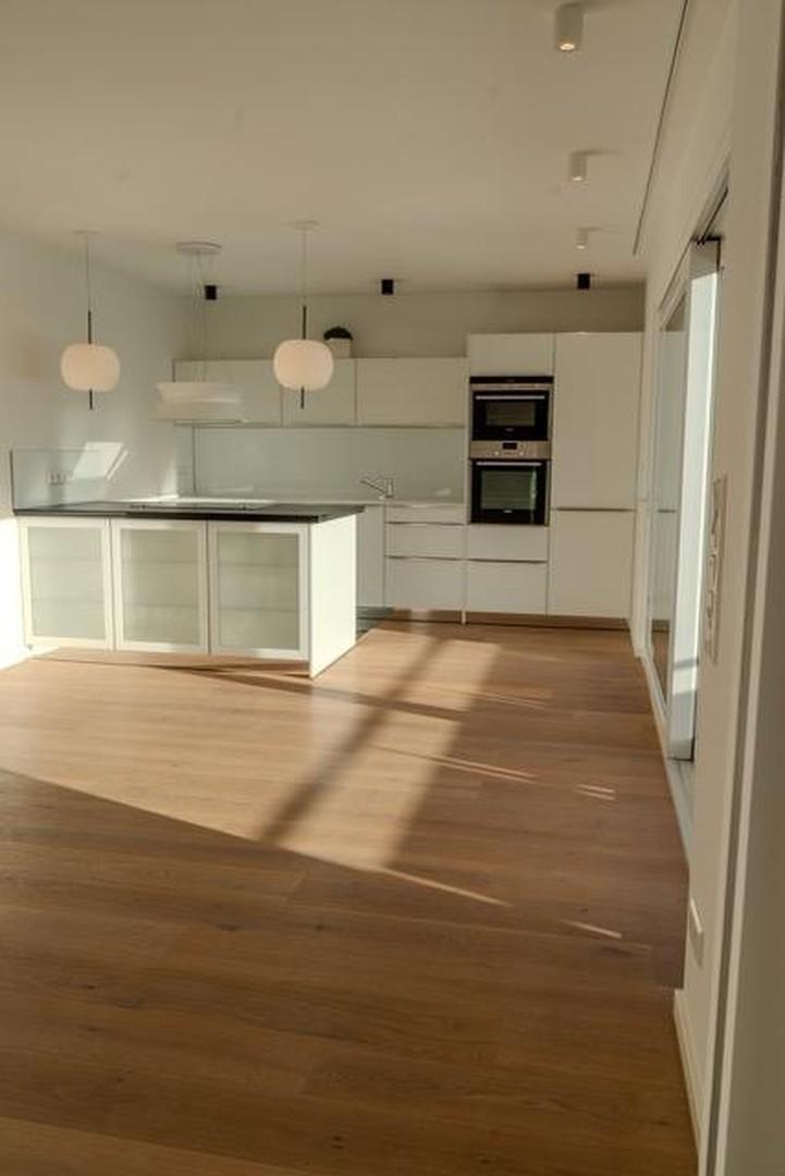 Offene Küche mit Kochinsel