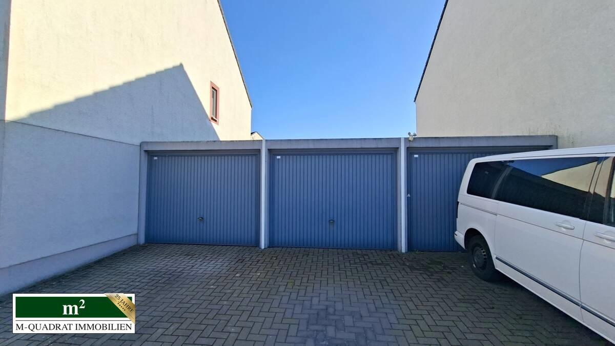 Garage und Stellplatz