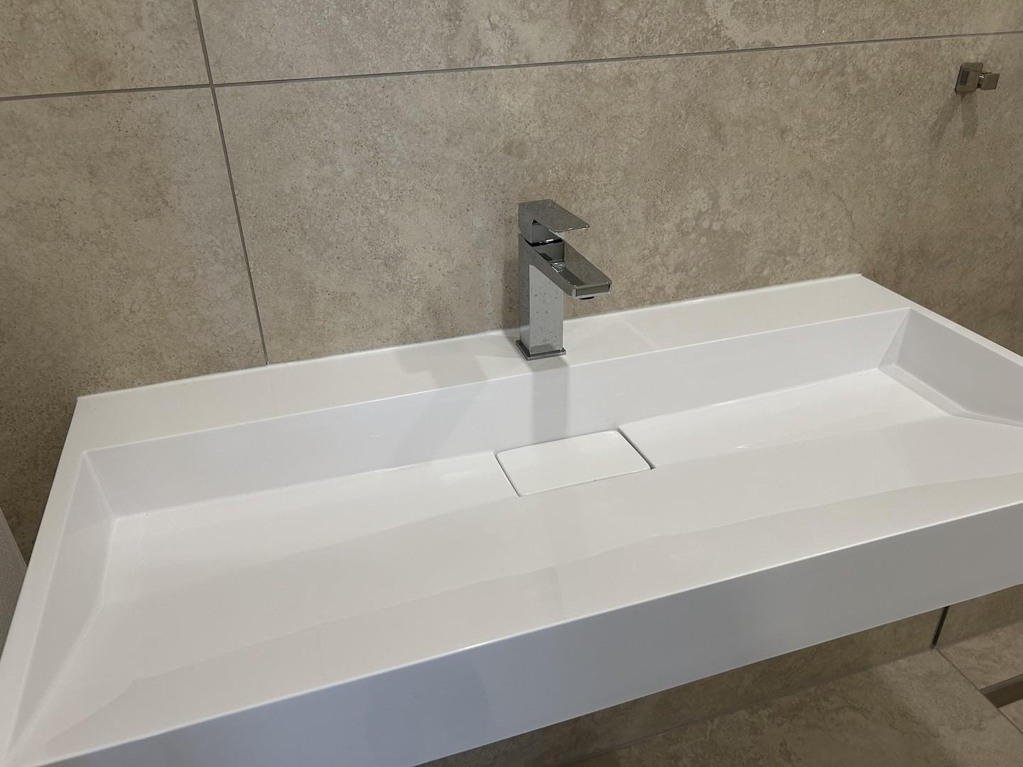 Bernstein Waschbecken