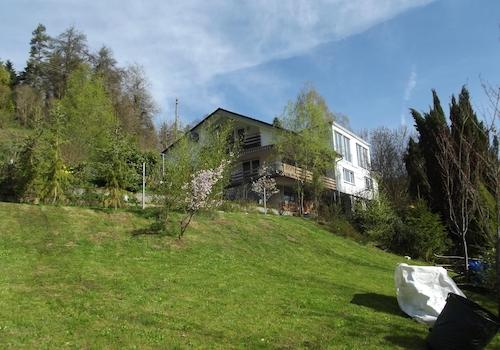 Haus von unterer Zufahrt 2015