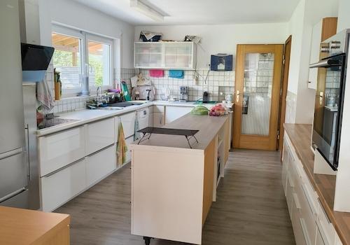 A-EG Küche zu Türe