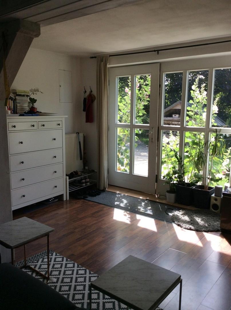 Eingangs- und Fensterfront