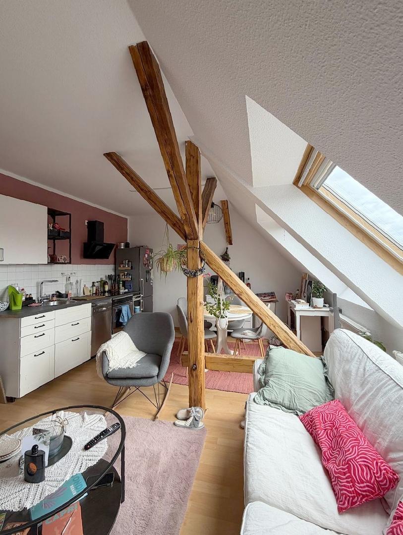 Wohnzimmer mit Küche