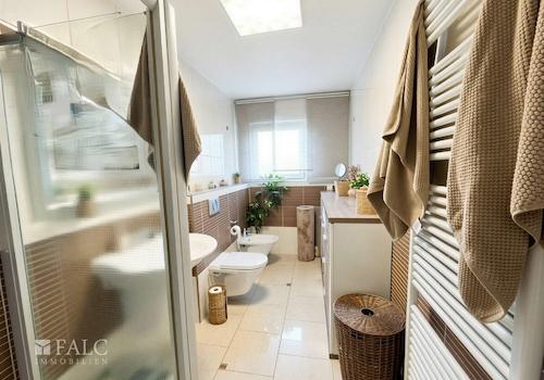 Badezimer Whg. 1. OG links - (KI generiert)