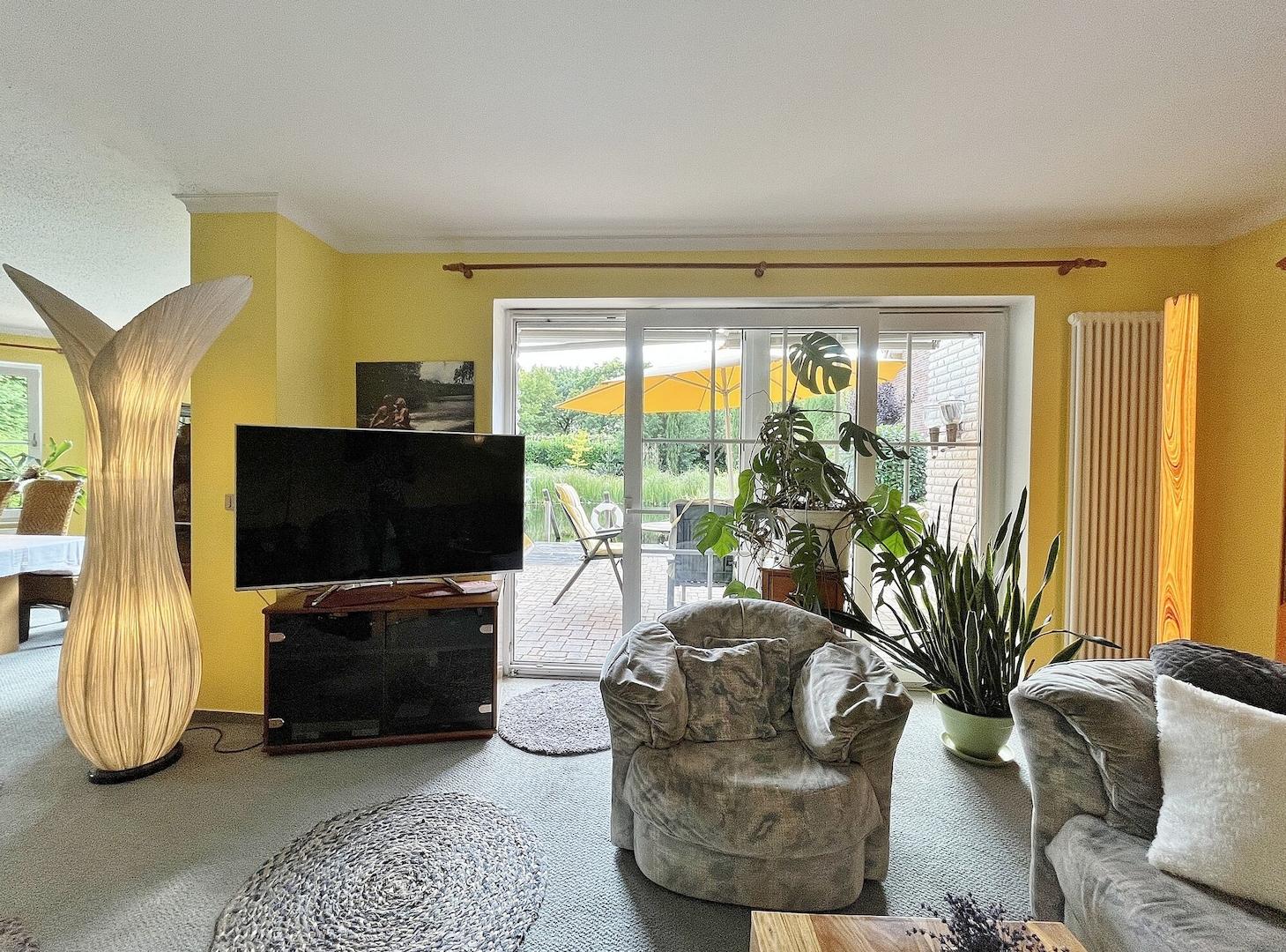 Wohnbereich mit Ausgang auf die Terrasse