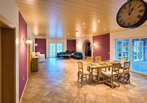 riesiges Wohn und Esszimmer