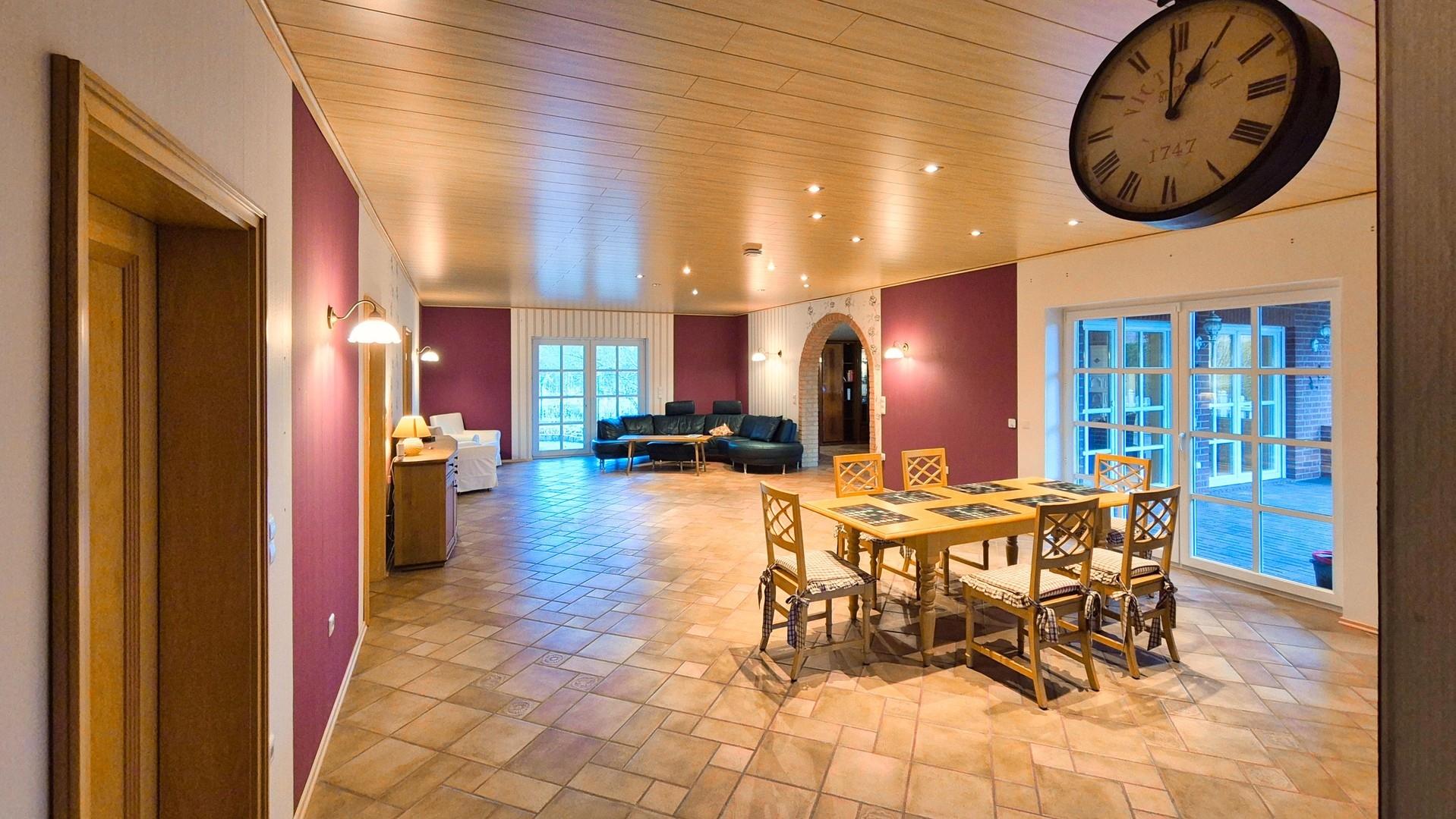 riesiges Wohn und Esszimmer