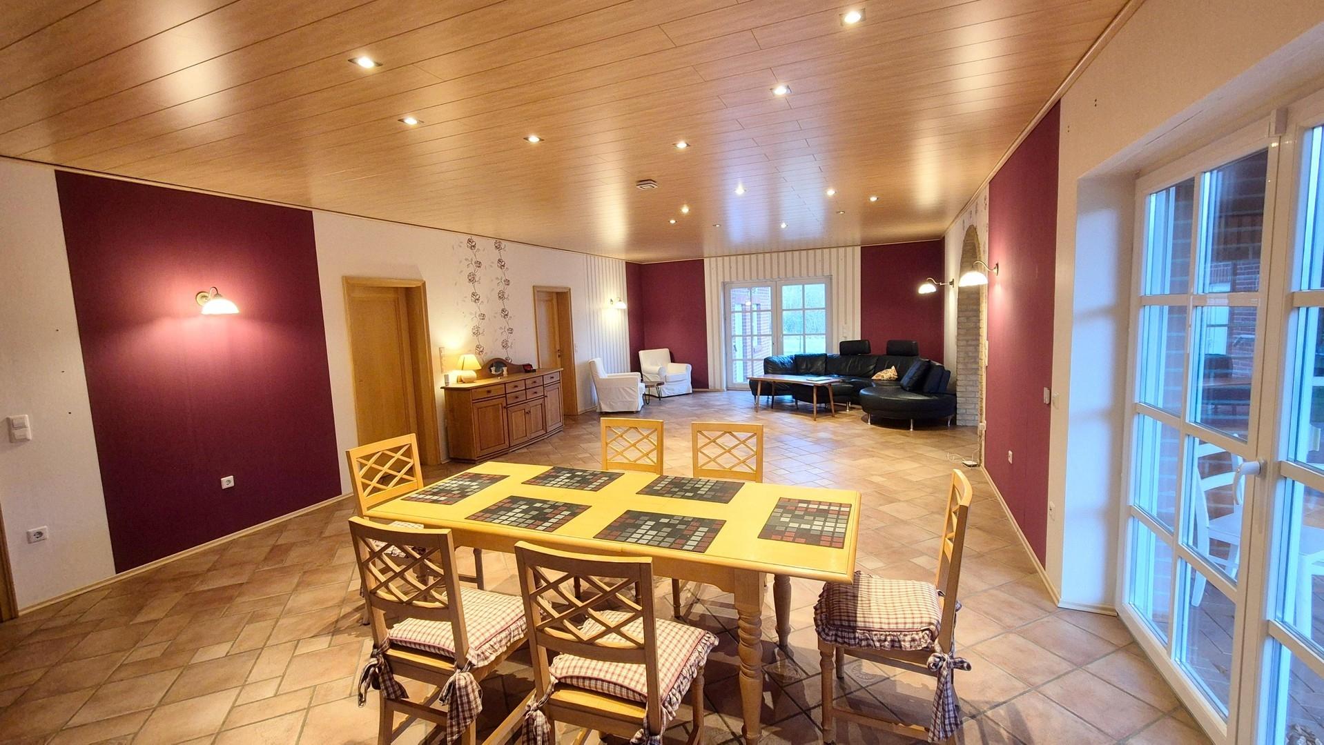 riesiges Wohn und Esszimmer