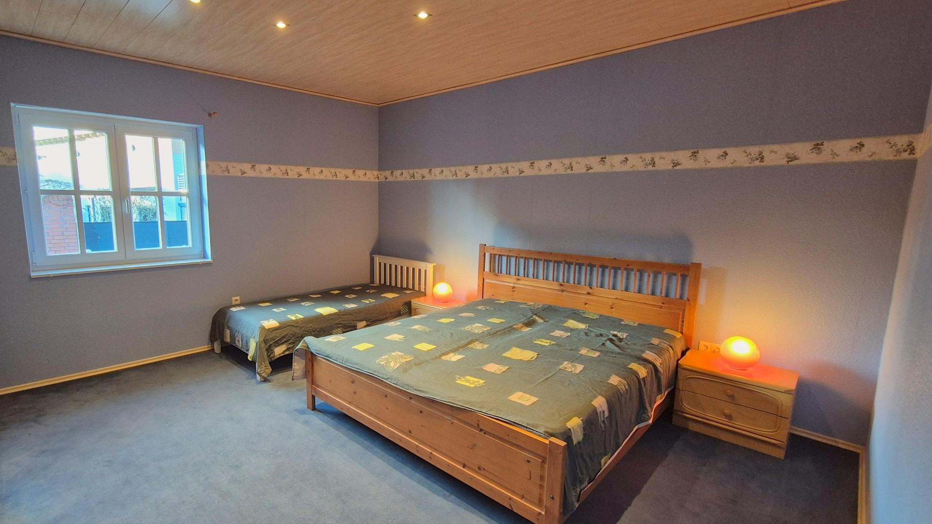 Bett im Schlaffzimmer