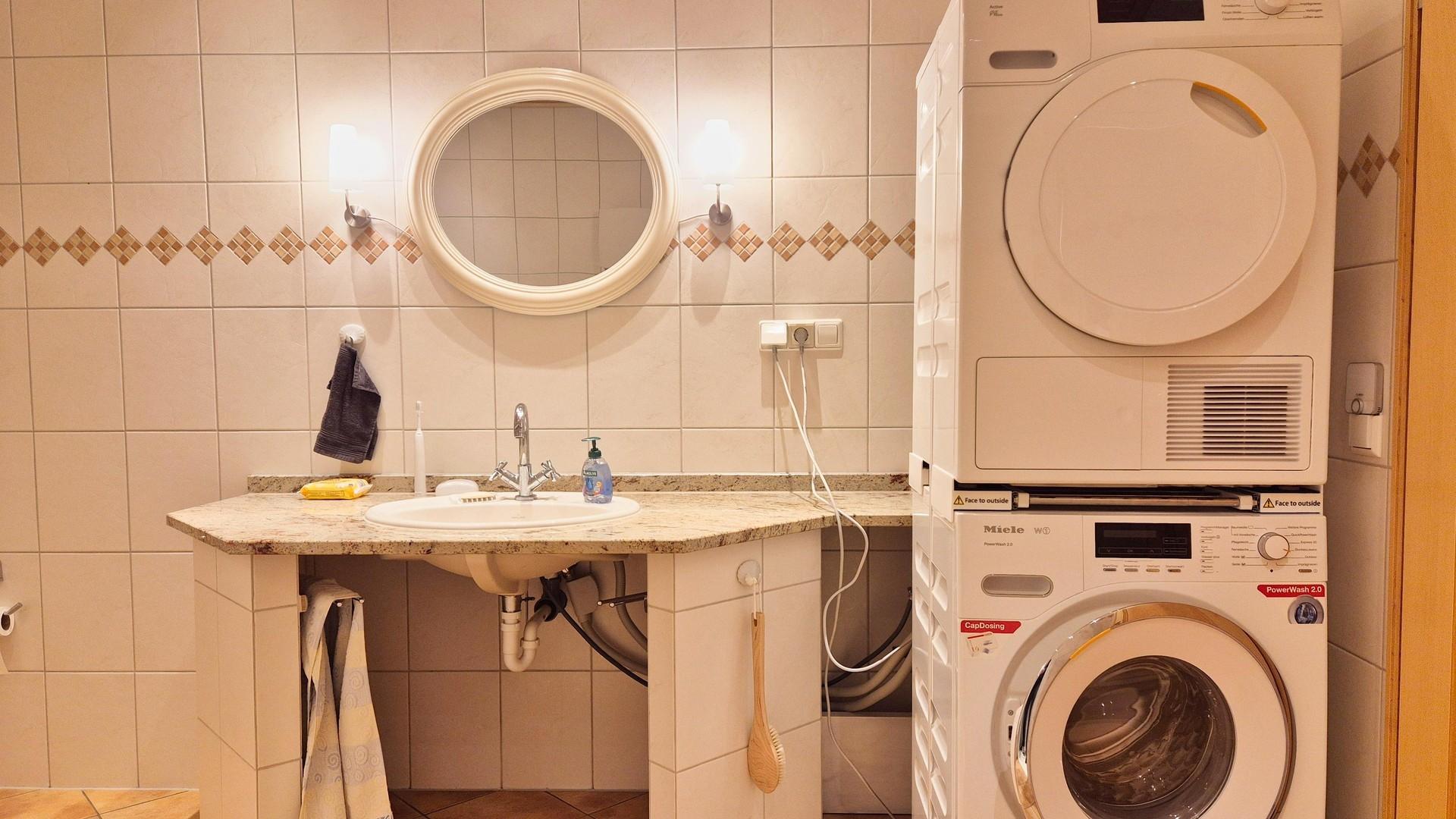 Waschmaschine und Trockner