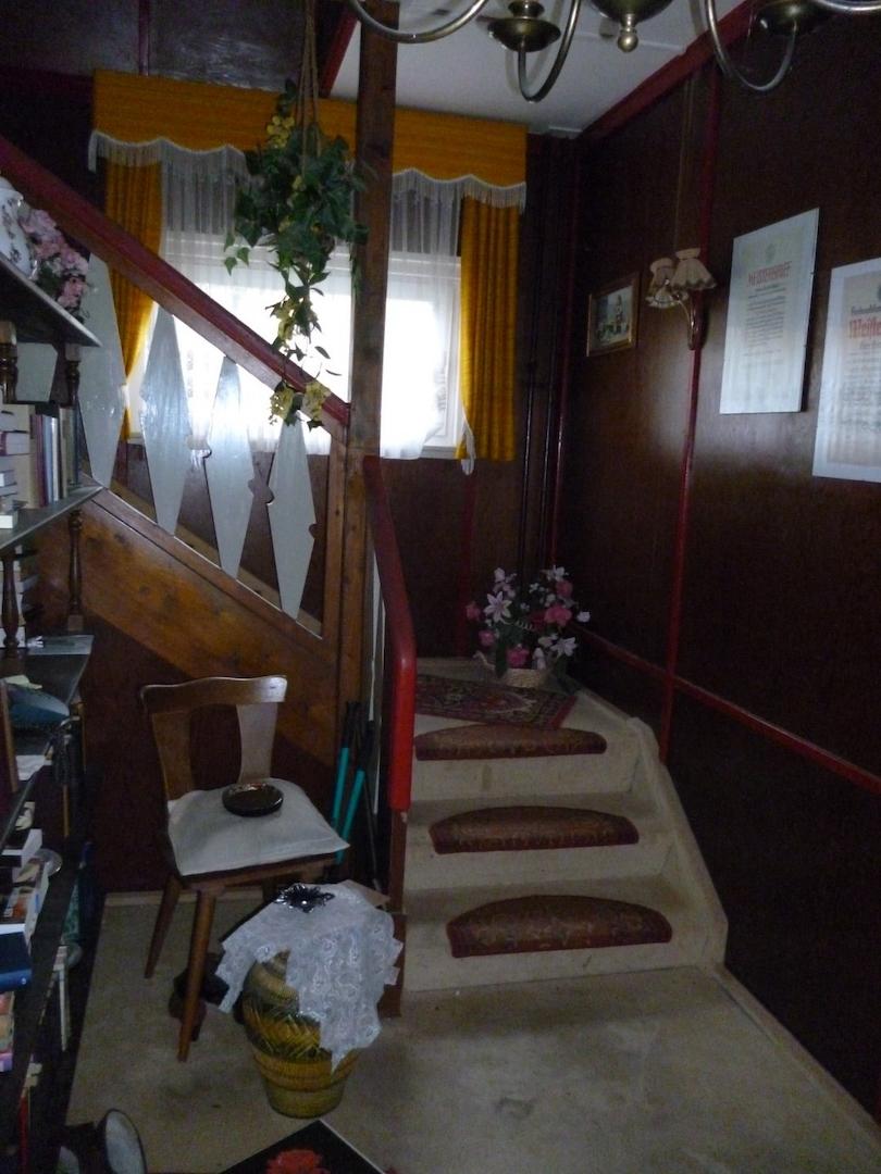 alte Treppe EG ins OG