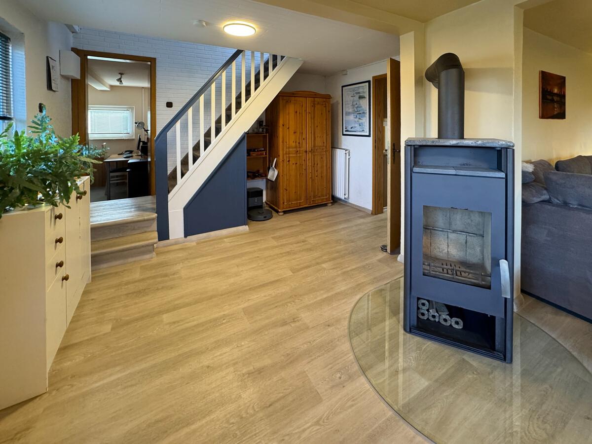 Wohnbereich mit Kamin für gemütliche Stunden