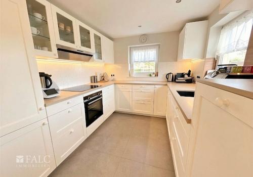 Neue Einbauküche 2025 (KI optimiert)