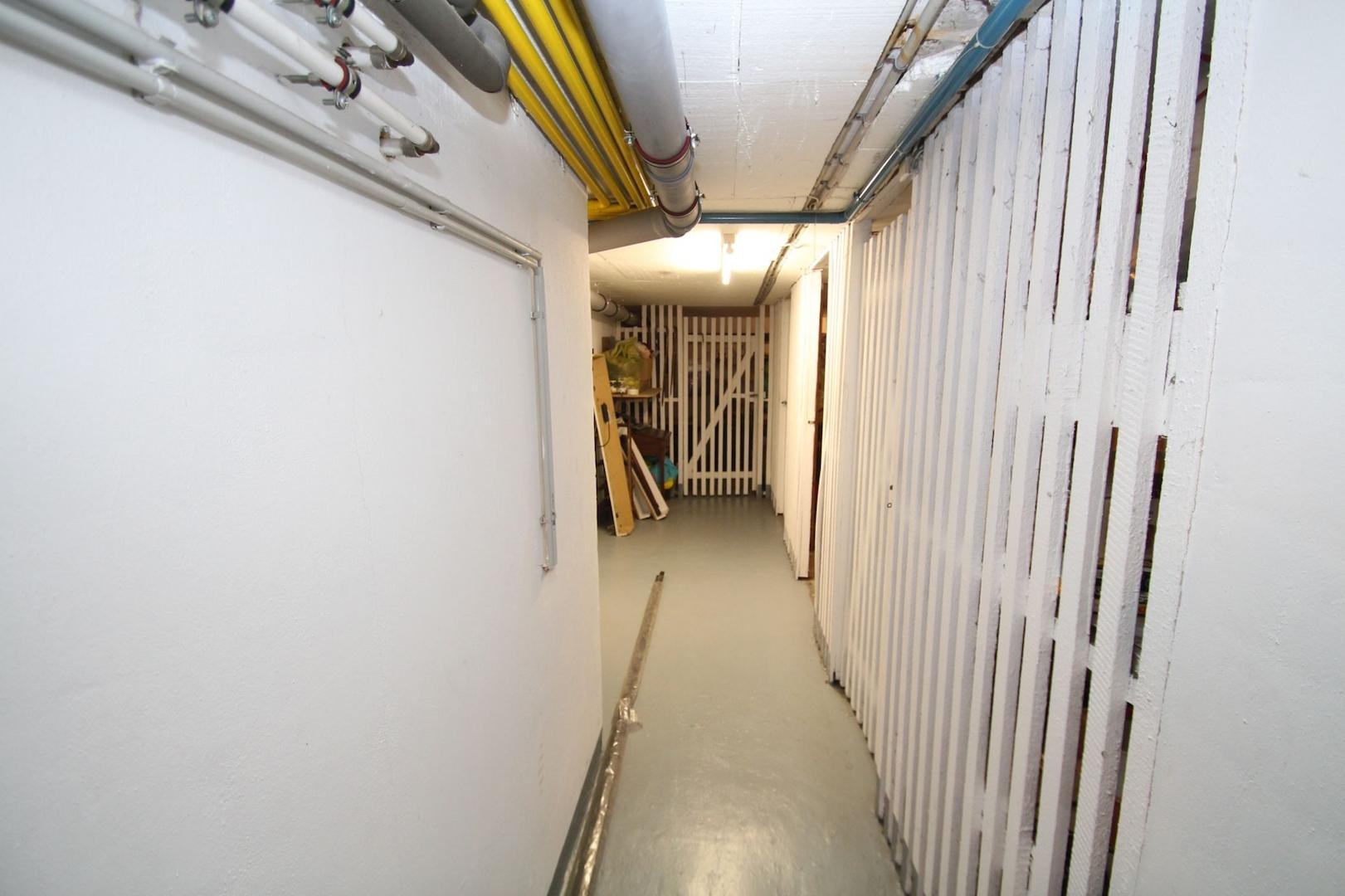KG_Kellerflur- Kellerräume